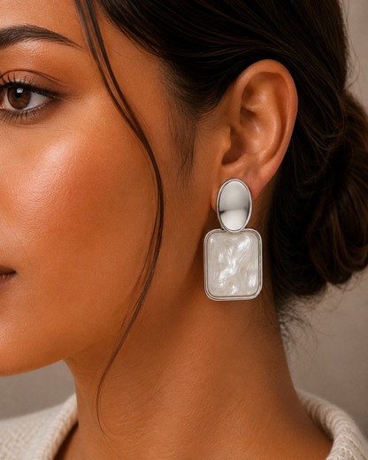 Anti-  tarinsh Silver earrinsg, stud earrings, minimalist earrings, trendy earrings, designer earrings, earrings for girls, earrings for woman, silver earrings, party wear earrings, Kia Glitz earrings
